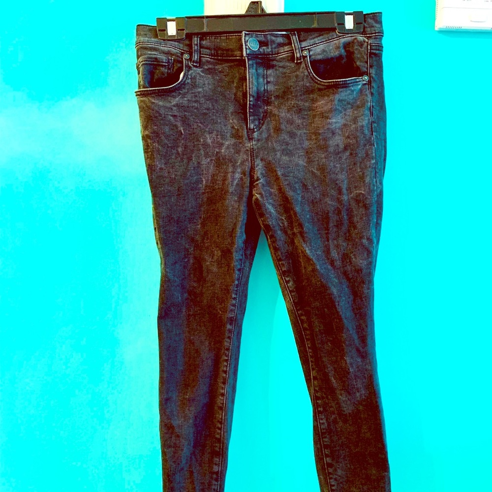 Cropped Black Denim Skinny Jeans